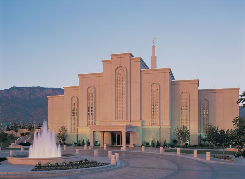 Albuquerque New Mexico Temple with fountain
